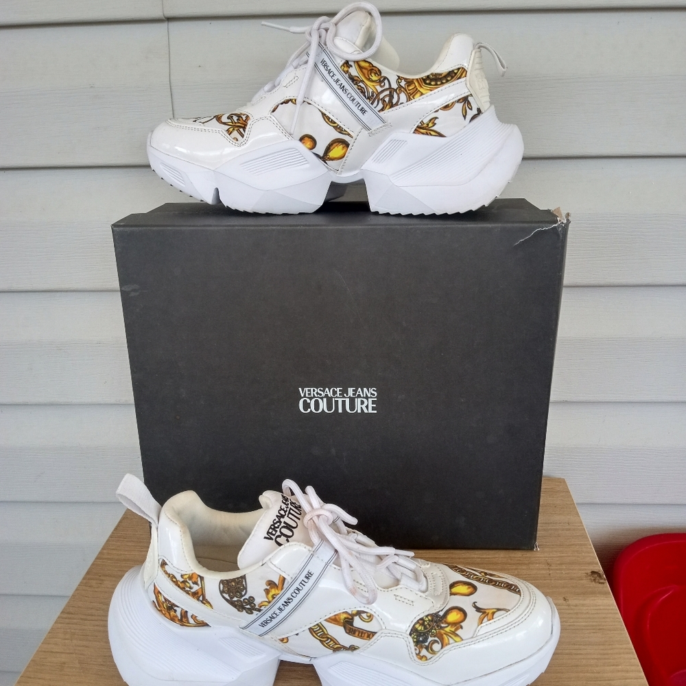 Versace jeans couture women's low top sneakers size 6.5